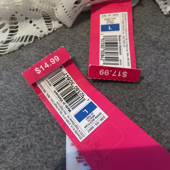 Bathing suit - Picture 2 of 3